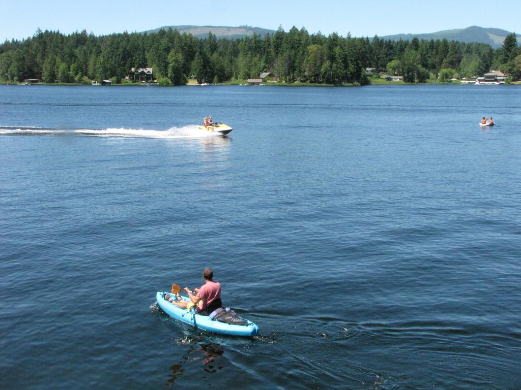 Shawnigan Lake Bed And Breakfast Exterior foto